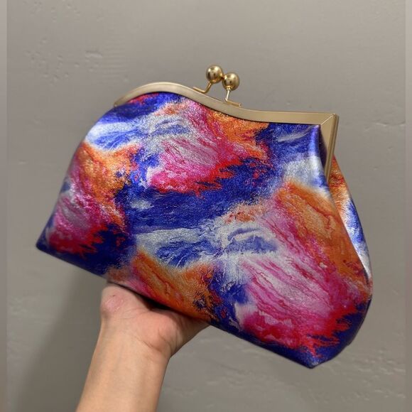 Iridescent Genuine Leather Handmade Kisslock Wave Shaped Clutch/Crossbody - Picture 9 of 14